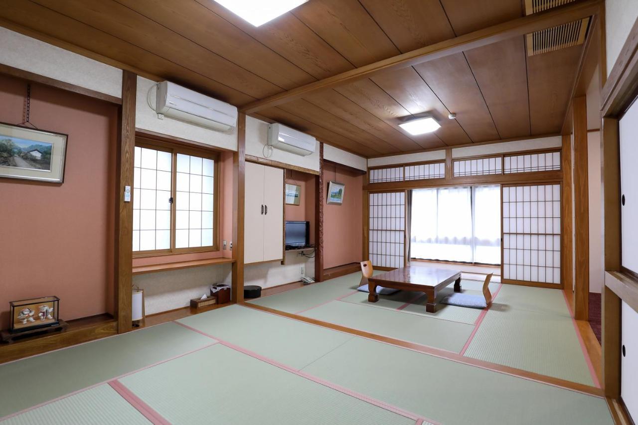 Tsukasaya Ryokan Tsuruoka Bagian luar foto